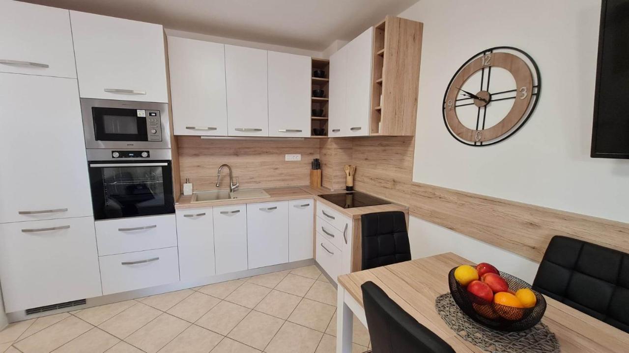 Apartman "Flower Garden" Ražanac Extérieur photo