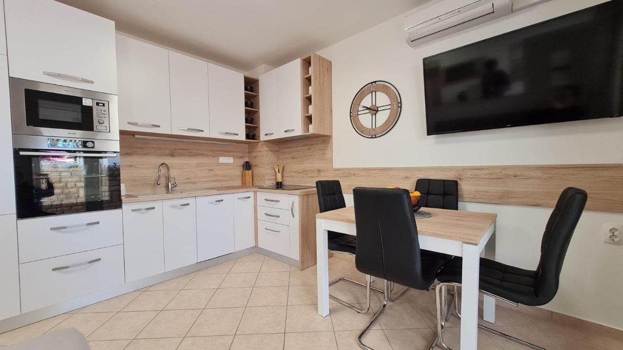 Apartman "Flower Garden" Ražanac Extérieur photo