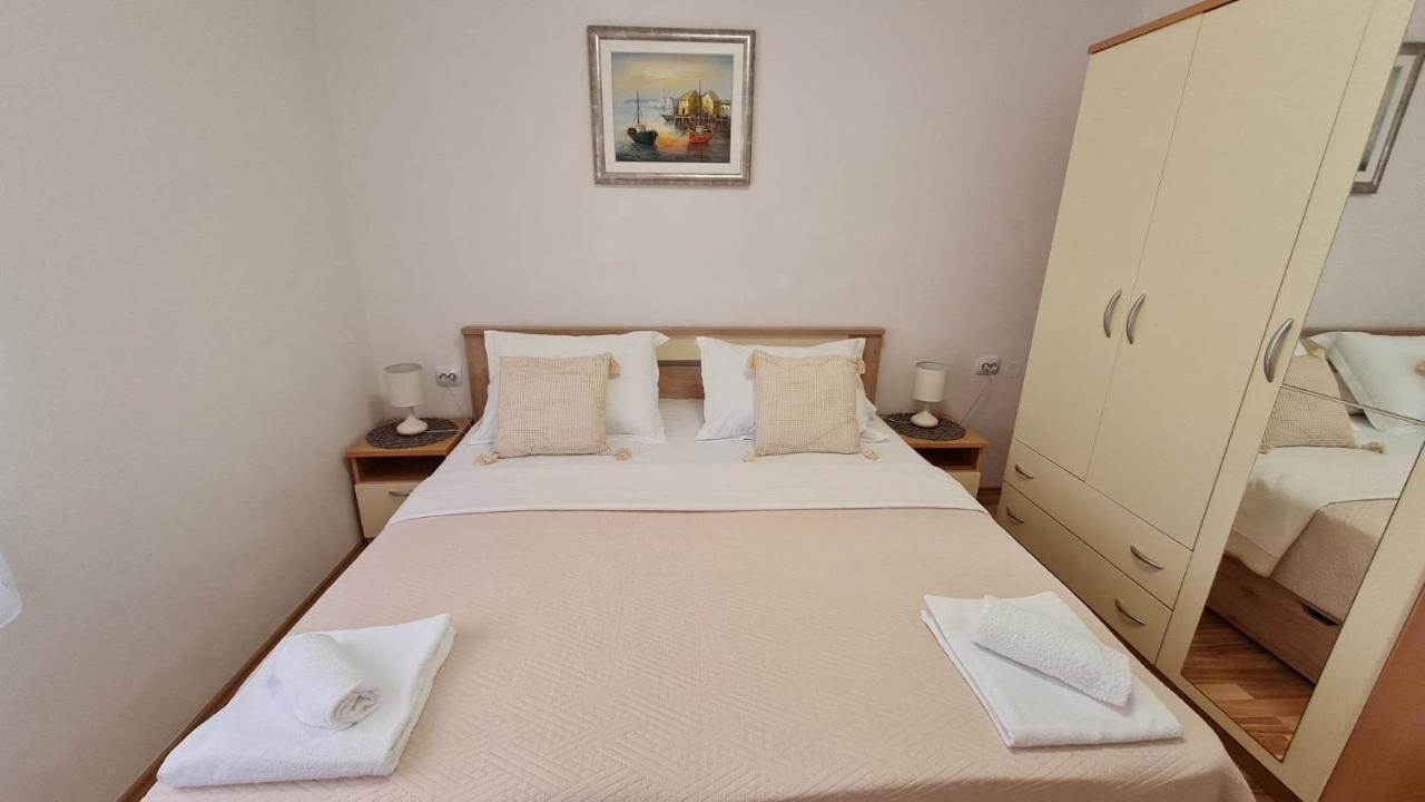 Apartman "Flower Garden" Ražanac Extérieur photo