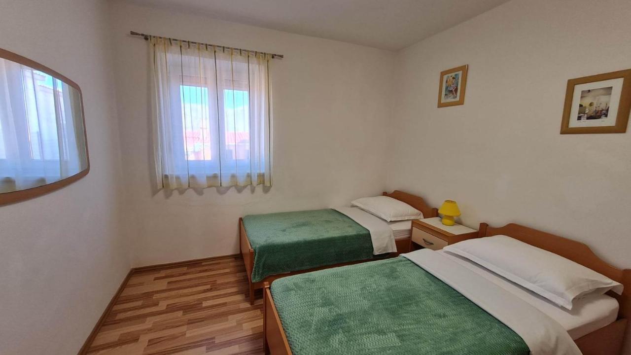 Apartman "Flower Garden" Ražanac Extérieur photo